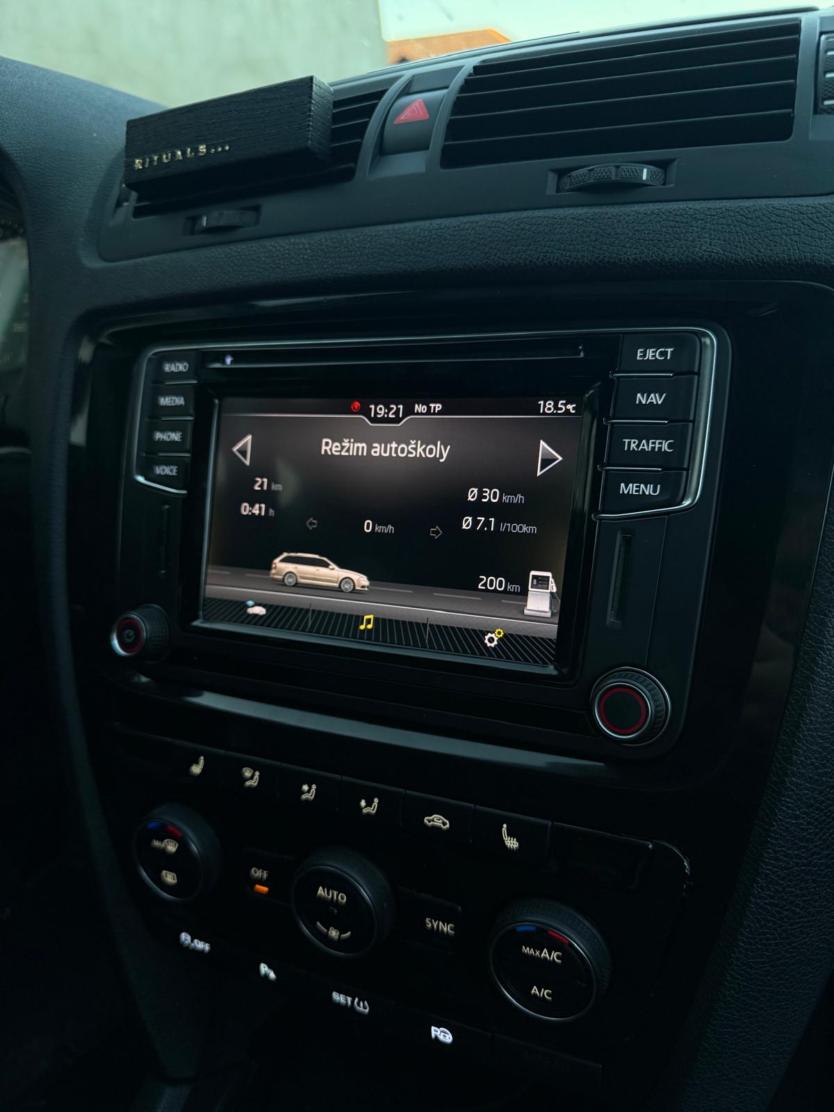 Original MIB2 radio fitted in PQ vehicle