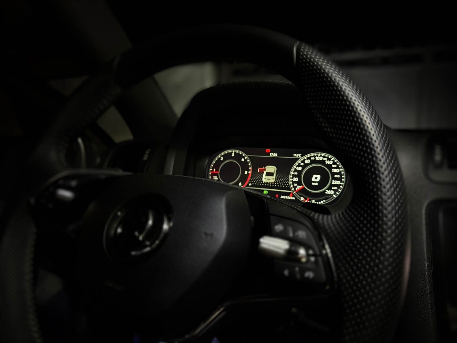 Zmodernizované auto s Virtual Cockpitom