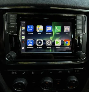 Interfaccia e app di MirrorBox Pro sull'autoradio originale