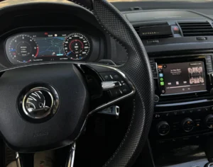 Split Screen: navigazione sul Virtual Cockpit e musica sull'autoradio